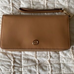 Tory Burch Robinson wallet/wristlet